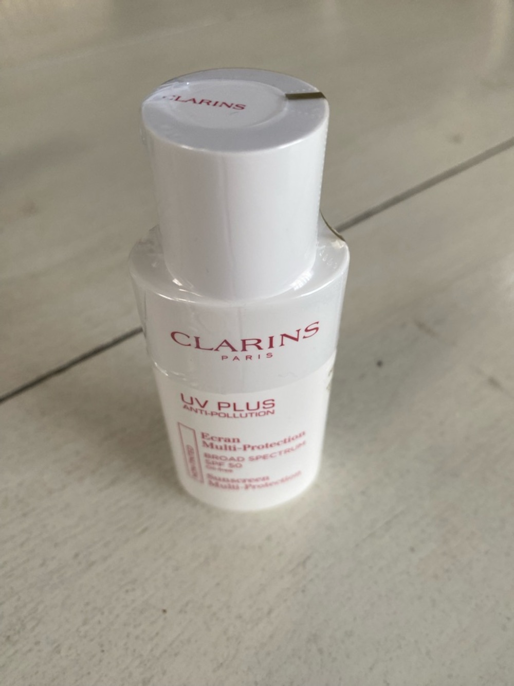 Clarins UV Plus Anti-Pollution Sunscreen - White